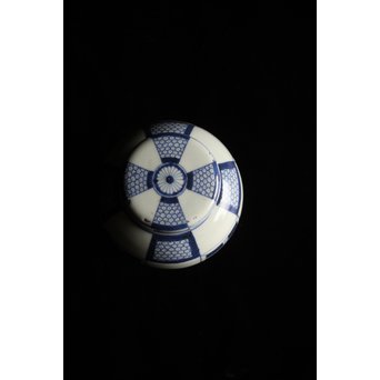 古伊万里 染付市松文茶壷　P082 