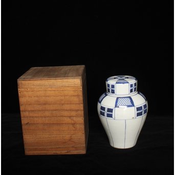 古伊万里 染付市松文茶壷　P082 