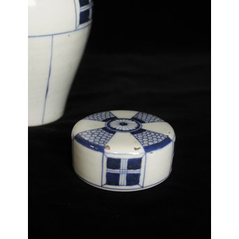 古伊万里 染付市松文茶壷　P082 