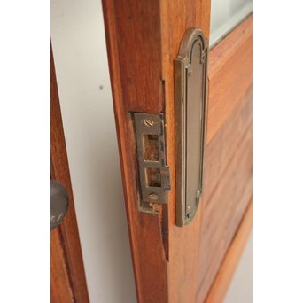 真鍮引手 欅と堅木の重厚観音開ドア 2枚1組　GD1194Y 