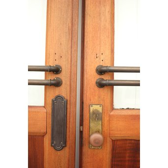 真鍮引手 欅と堅木の重厚観音開ドア 2枚1組　GD1194Y 