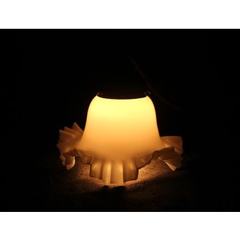 乳白色小型ひらひら電笠　A1901 