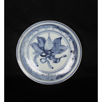 初期伊万里 蓮文7寸皿　P085