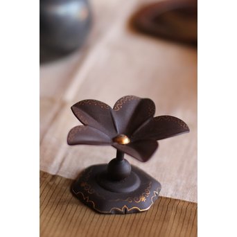 宗完箱 突羽根金象嵌鉄蓋置　M077 