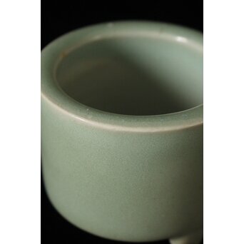 鍋島青磁 三脚香炉　P093 