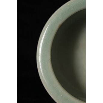 鍋島青磁 三脚香炉　P093 