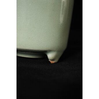 鍋島青磁 三脚香炉　P093 