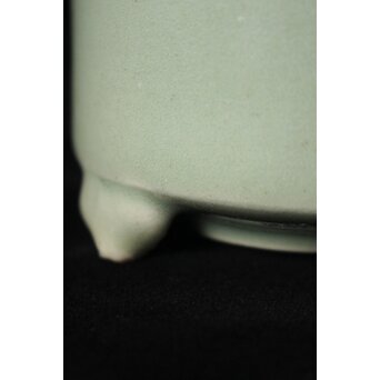 鍋島青磁 三脚香炉　P093 