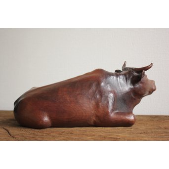 島田美晴 玉楠彫 木彫臥牛　X094 