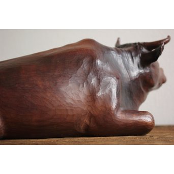 島田美晴 玉楠彫 木彫臥牛　X094 