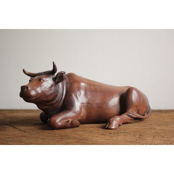 島田美晴 玉楠彫 木彫臥牛　X094