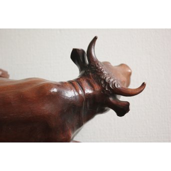 島田美晴 玉楠彫 木彫臥牛　X094 