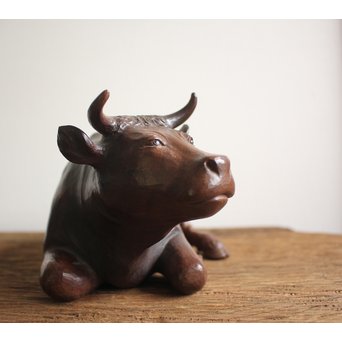 島田美晴 玉楠彫 木彫臥牛　X094 