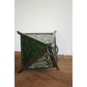 緑色ガラスの唐草文多角照明　A1929Y 