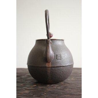 菊池政光 つるくび鉄瓶　M104 