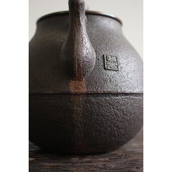 菊池政光 つるくび鉄瓶　M104 