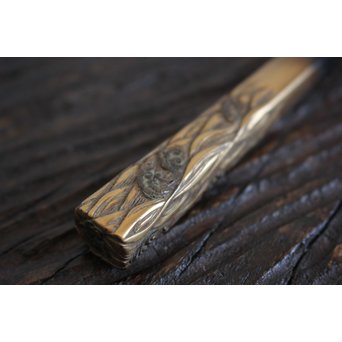 本鼈甲 浮彫蒔絵櫛と笄　U067 