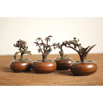 金寿堂 雨宮宗 宣徳銅 重厚四君子文鎮　M109 