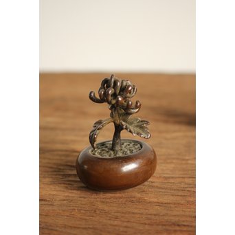 金寿堂 雨宮宗 宣徳銅 重厚四君子文鎮　M109 