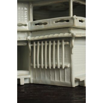 古伊万里 白磁家型香炉/置物　P120 