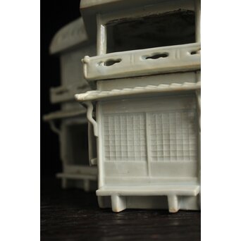 古伊万里 白磁家型香炉/置物　P120 