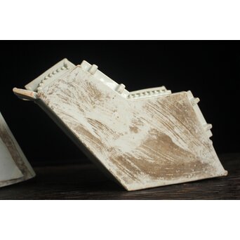 古伊万里 白磁家型香炉/置物　P120 