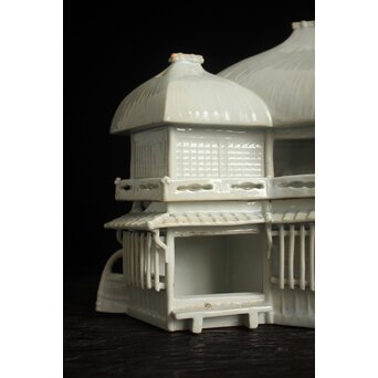 古伊万里 白磁家型香炉/置物　P120 