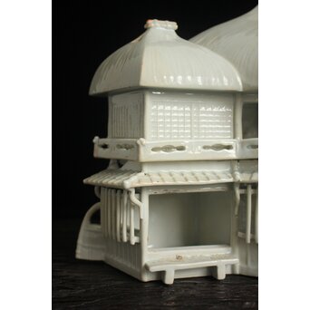 古伊万里 白磁家型香炉/置物　P120 