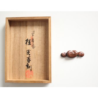 彫金家 桂光春【炒豆】素銅目貫　M116 