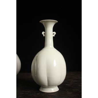 川瀬竹志 白磁瓜型花生 一対　P123 