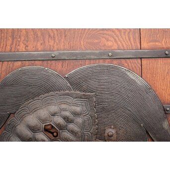 総欅 玉杢稀少材 霊亀波金具 格子蔵戸　W950Y 