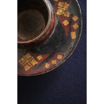 龍泉窯青磁茶碗 / 秀衡塗時代天目台　P132 