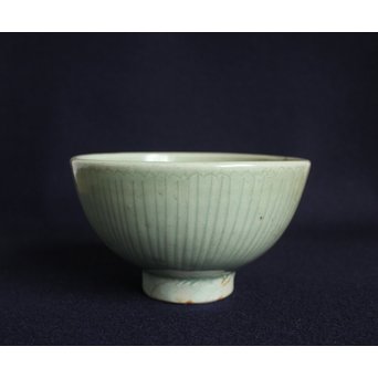 龍泉窯青磁茶碗 / 秀衡塗時代天目台　P132 