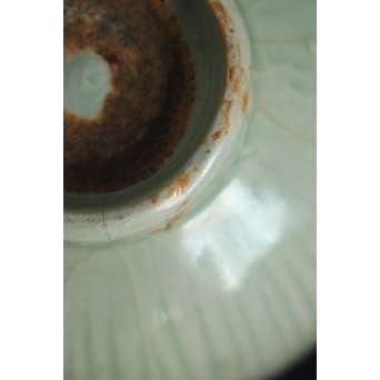 龍泉窯青磁茶碗 / 秀衡塗時代天目台　P132 