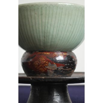 龍泉窯青磁茶碗 / 秀衡塗時代天目台　P132 