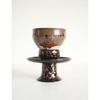 唐草蒔絵の天目台　Q053