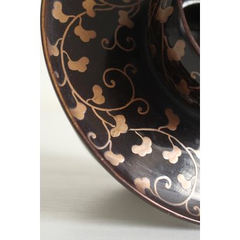 唐草蒔絵の天目台　Q053 