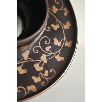 唐草蒔絵の天目台　Q053 