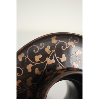 唐草蒔絵の天目台　Q053 