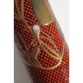 池田泰真 金唐革製 煙草入 泰真蒔絵筒/彫金四君子緒締/神仏目貫　Q056 