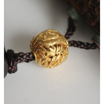 池田泰真 金唐革製 煙草入 泰真蒔絵筒/彫金四君子緒締/神仏目貫　Q056 