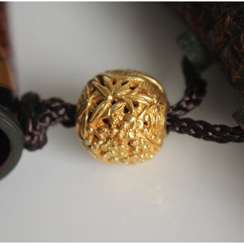 池田泰真 金唐革製 煙草入 泰真蒔絵筒/彫金四君子緒締/神仏目貫　Q056 