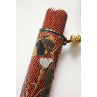 池田泰真 金唐革製 煙草入 泰真蒔絵筒/彫金四君子緒締/神仏目貫　Q056 