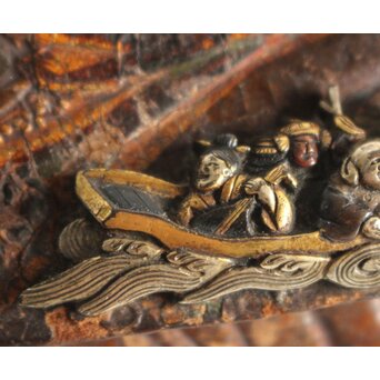 池田泰真 金唐革製 煙草入 泰真蒔絵筒/彫金四君子緒締/神仏目貫　Q056 