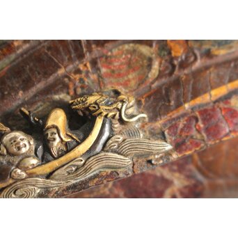 池田泰真 金唐革製 煙草入 泰真蒔絵筒/彫金四君子緒締/神仏目貫　Q056 