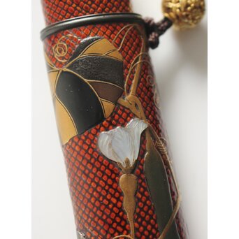 池田泰真 金唐革製 煙草入 泰真蒔絵筒/彫金四君子緒締/神仏目貫　Q056 
