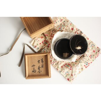 唐物 淡々斎極箱 青貝螺鈿鈴虫香合　Q058 