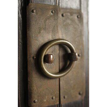 李朝 貴族屋敷内室手 人物草花文 螺鈿飾棚　Q059 