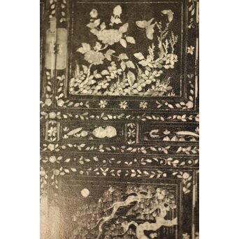 李朝 貴族屋敷内室手 人物草花文 螺鈿飾棚　Q059 