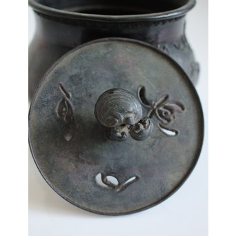 三代本間琢斎 斑柴銅 花紋 如意紐 建水　M125 